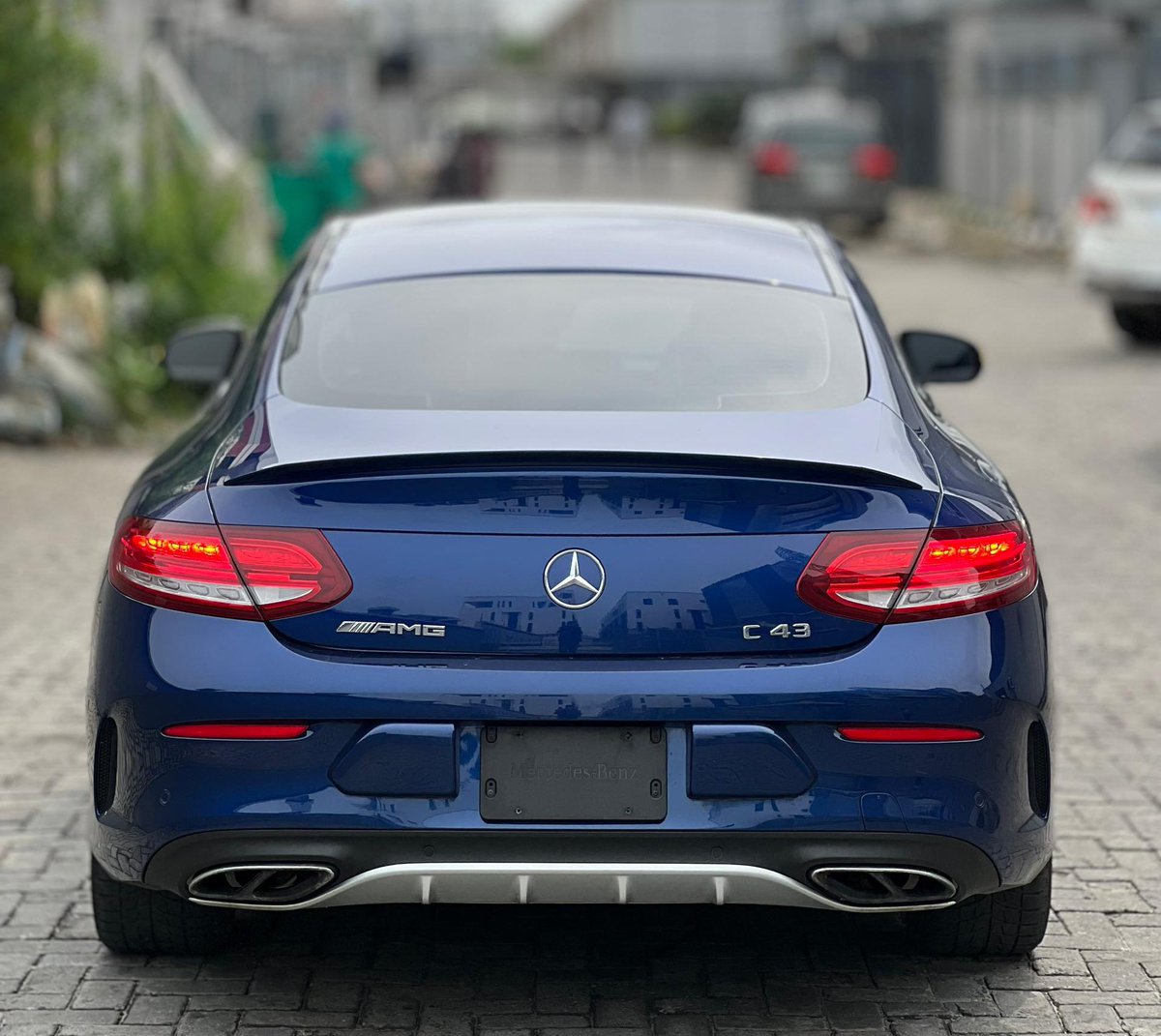 phantom__autos's tweet photo. 🔹 2017 Mercedes-Benz C43 Coupe
Brilliant Blue on Tan Interior—Rare Spec 💎
▪️ Full Option | 360° Surround Camera
▪️ Heated & Ventilated Seats
▪️ Head-Up Display | Panoramic Roof
▪️ Duty Paid | Fully Cleared
💰 ₦57 Million
#PhantomAutos #MercedesC43 #CarSalesNigeria https://t.co/VqXbXq3SO1