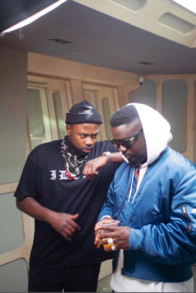 SarkNativesGH's tweet photo. Guess the music video π https://t.co/9Mkuov6ZJe