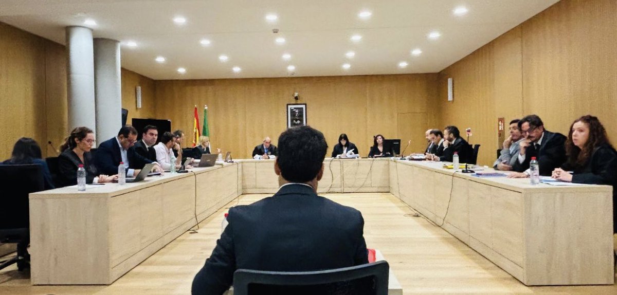 RadioCordobaSER's tweet photo. 🔴 Última hora. Jesus León es condenado a 6 años y nueves meses de presión por apropiación indebida. Más información en https://t.co/SesruA0CWf https://t.co/rWros4EhH6