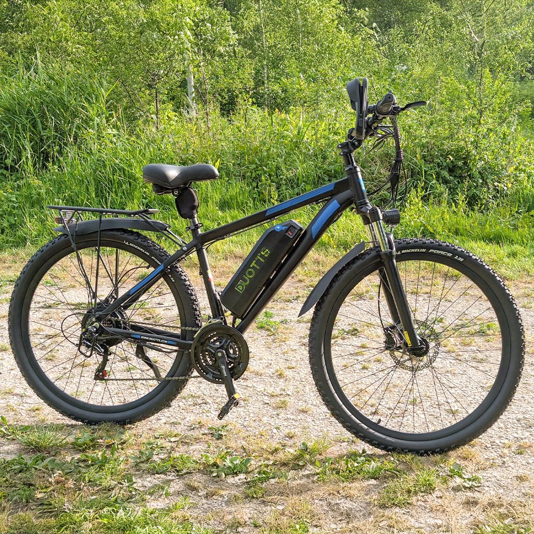 DUOTTS_E's tweet photo. Meet your new favorite travel partner — the Duotts C29.
Green fields, quiet paths, and the freedom to explore. 🌿🚴♂️
📸 Photo by Andre-Fabien Arroyo
https://t.co/bdjq1Vm2vr
#Duotts #ElectricBike #AdventureJourney #ExploreMore #EbikeLife #C29 #OutdoorRiding #OffRoadReady https://t.co/JEJs2K8CZo