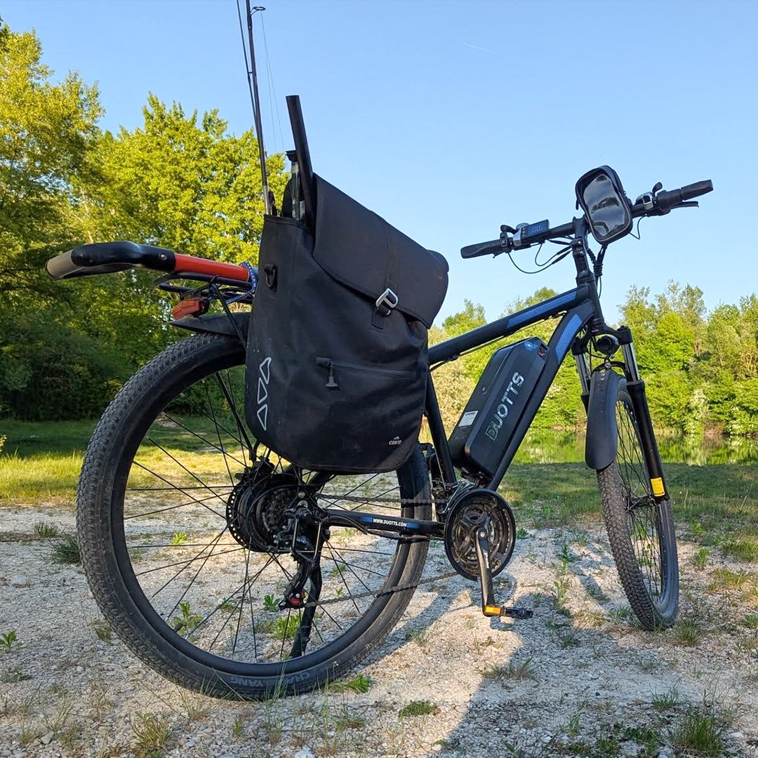 DUOTTS_E's tweet photo. Meet your new favorite travel partner — the Duotts C29.
Green fields, quiet paths, and the freedom to explore. 🌿🚴♂️
📸 Photo by Andre-Fabien Arroyo
https://t.co/bdjq1Vm2vr
#Duotts #ElectricBike #AdventureJourney #ExploreMore #EbikeLife #C29 #OutdoorRiding #OffRoadReady https://t.co/JEJs2K8CZo