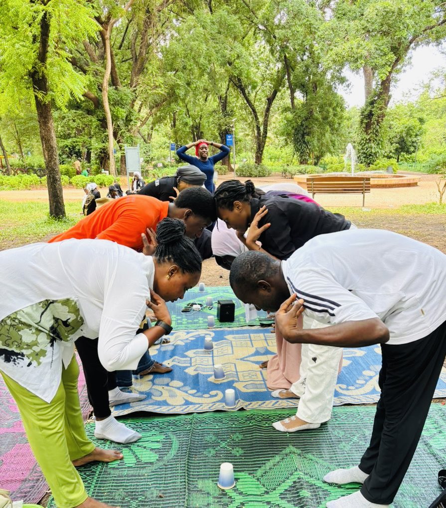 Planification des activités de la campagne #StopViolenceScolaire. Les membres de la Coalition se sont réunis autour d’une activité de #teambuilding pour consolider leurs liens et créer un environnement propice à la solidarité et à la motivation pour mieux mener nos actions.
