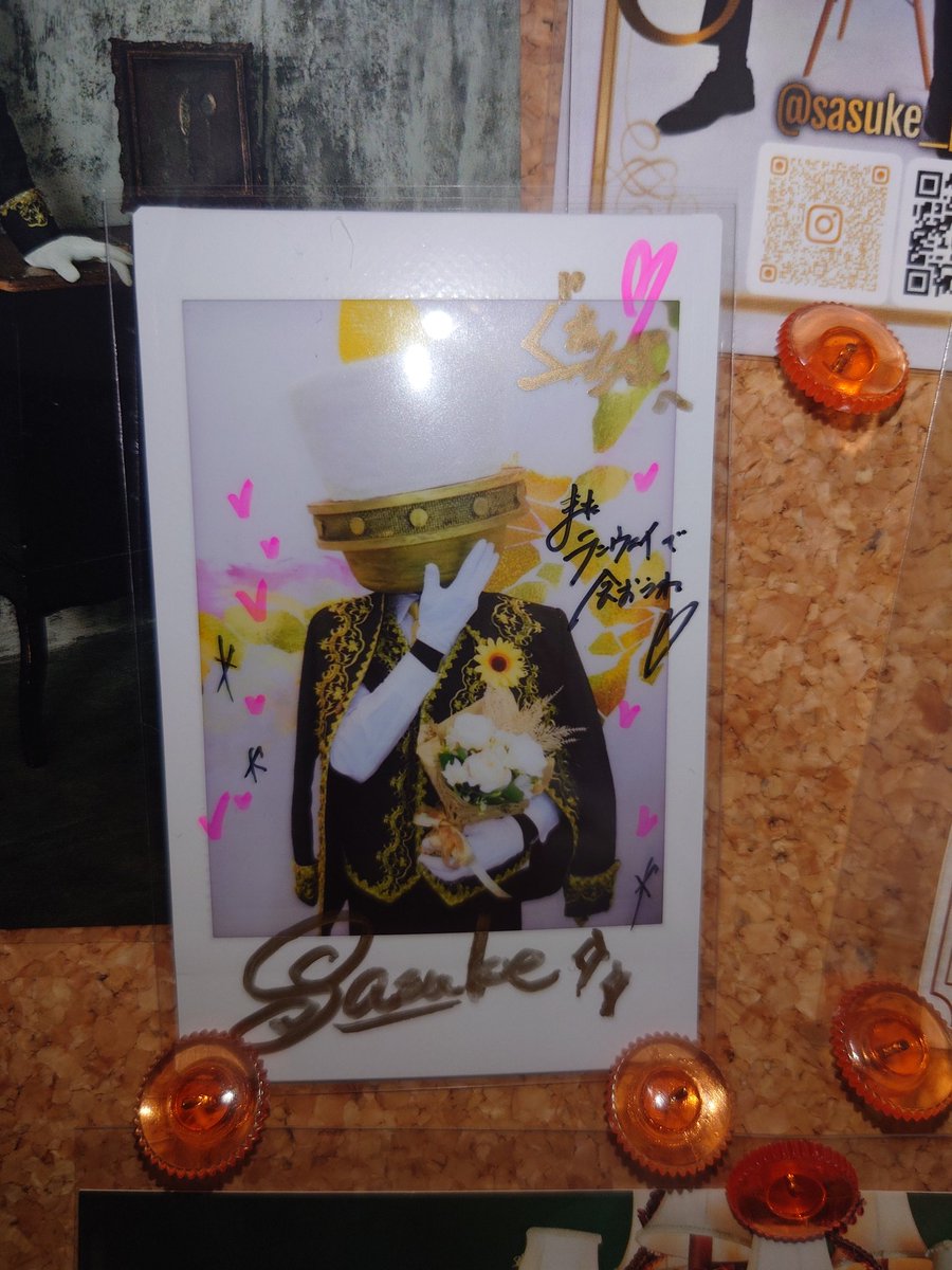 Roro_Rog's tweet photo. 泣きそうになった異形頭さんとのチェキ会レポ(モドキ)
※すごい文字小さくて読みにくいかもです(それと衣装ちゃんと描けなくてすみません…)

TLで流れてきた、いつか会いたいと思ってたお方に会えて幸せでした…

ロウソクの異形頭さん
→@sasuke_poker 
 #デザフェス61 
 #異形頭 https://t.co/7RlbH8wYg0