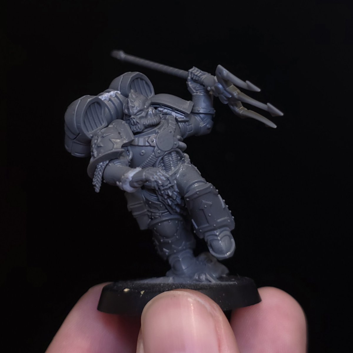 New fork for this guy. Proper fallen Emperor's Spear now.

#warhammer40k #WarhammerCommunity
