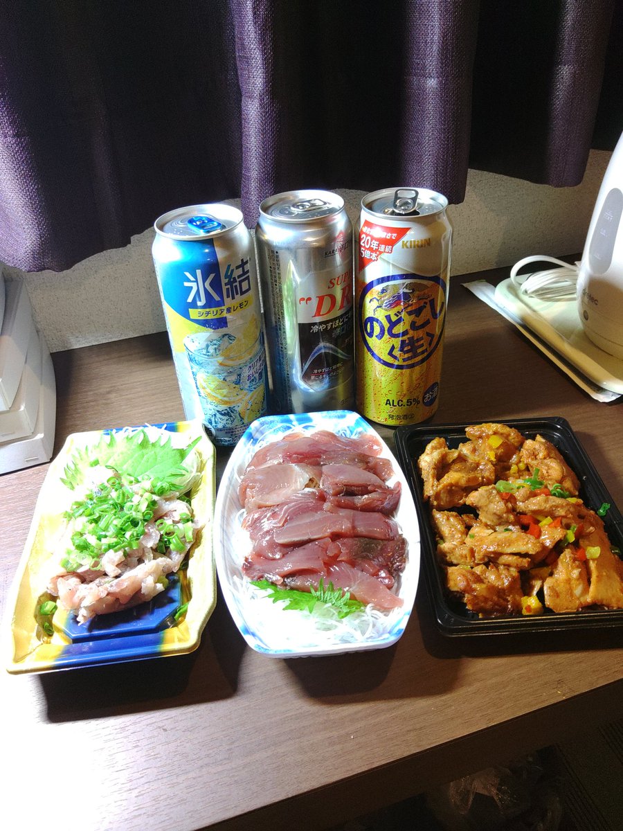 momi_age_p's tweet image. 本日のビジホ一人パーティー