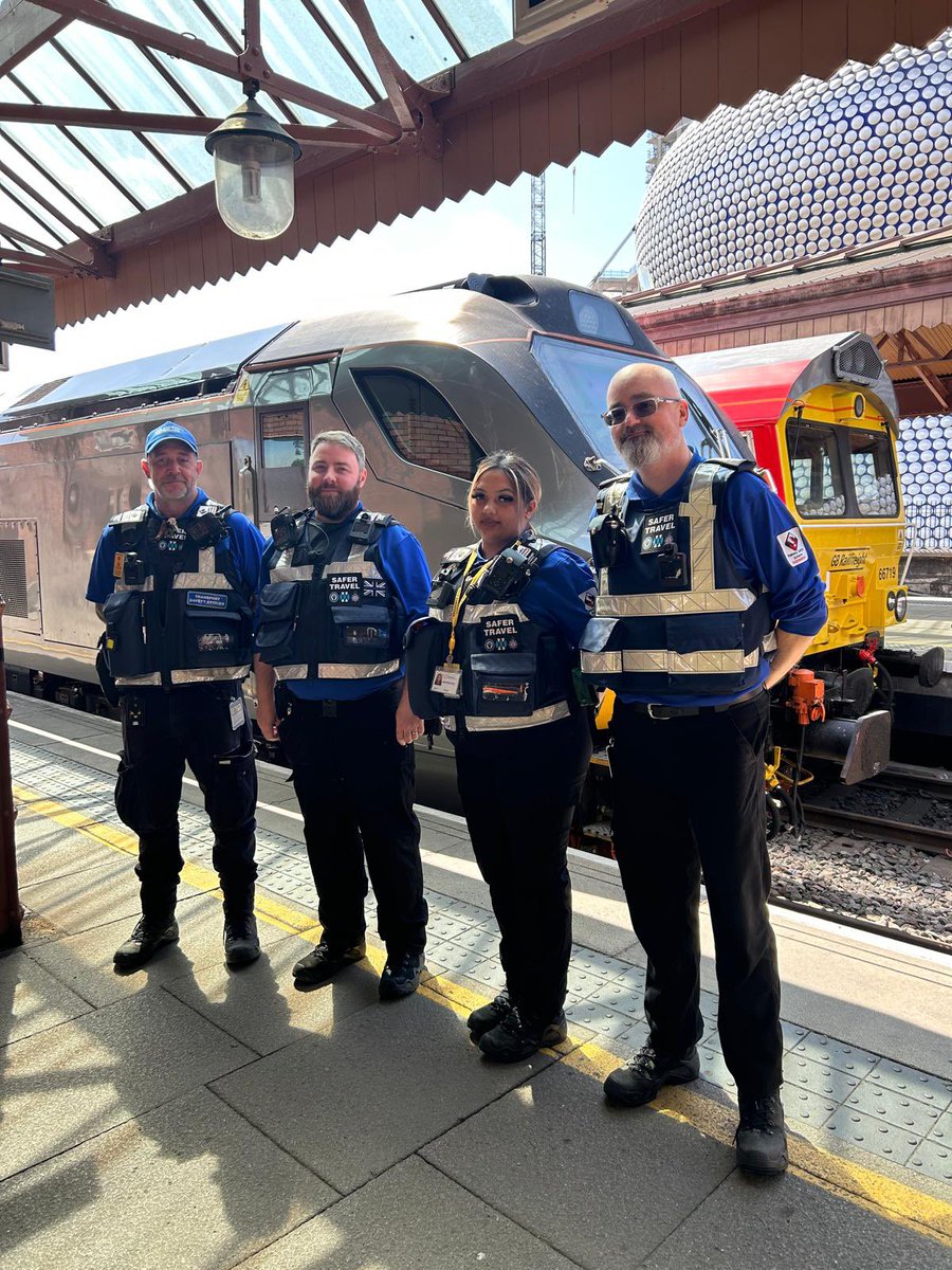 ST_Police's tweet image. My favourite station 🚉 (sorry Birmingham
 New Street!)

We work closely with our Transport Safety Officers covering the public transport network🚊 

📲 issues on bus - text SeeSay to 81018

📲 rail - text 61016 @BTP 

…with all the details so we can make a plan for your route🚏