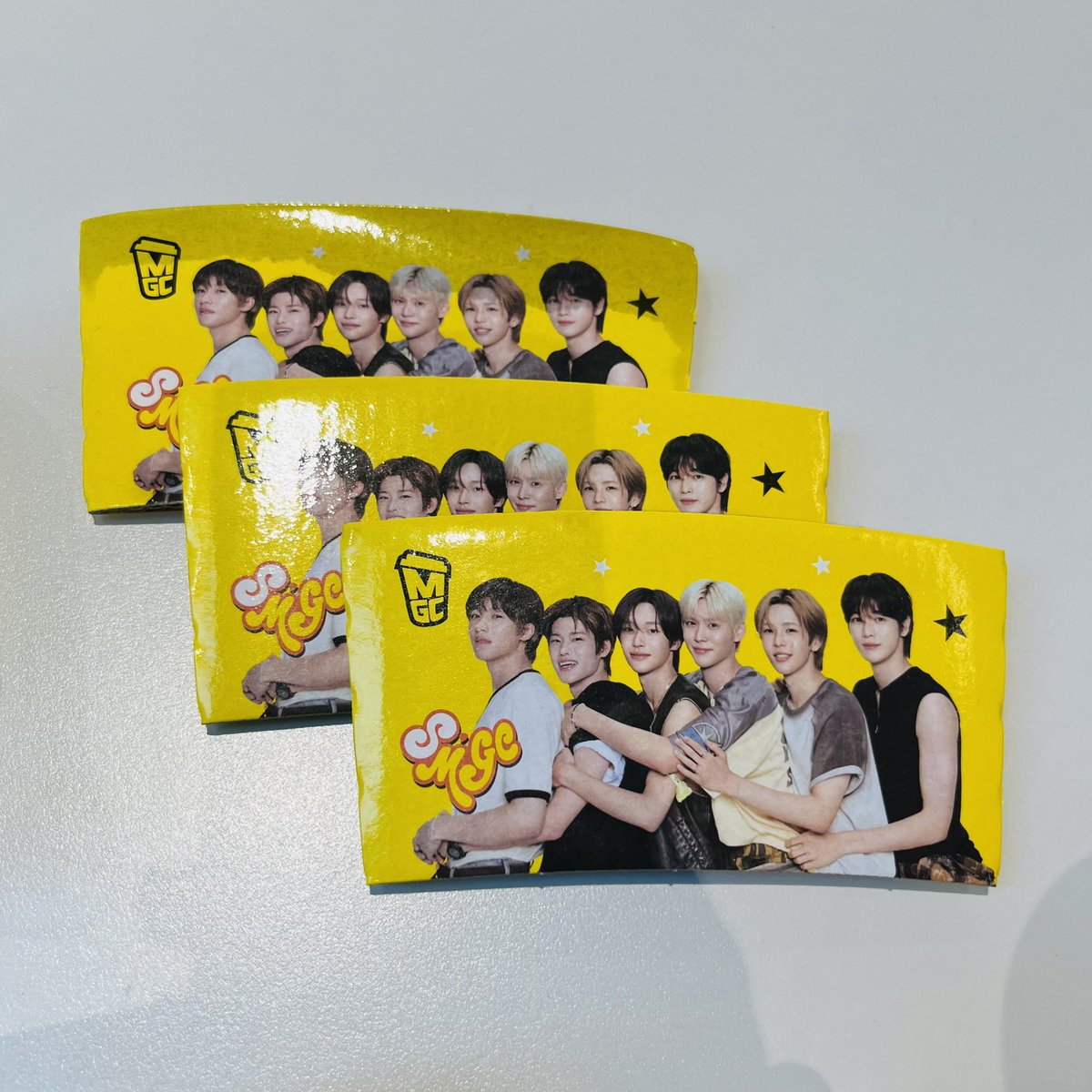 회사분들에게 나눔 받은 ㅋㅋㅋㅋㅋ 메가 컵홀더들 ㅋㅋㅋㅋ 넘 이뻐... 힐링된다