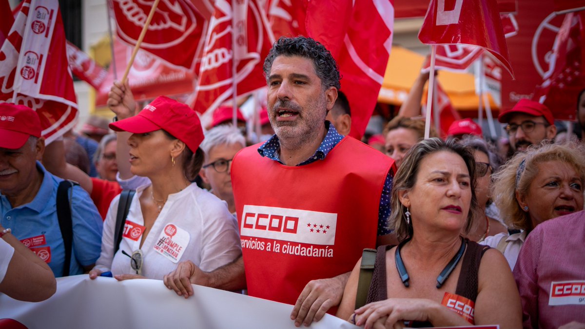 📢 Nos hemos concentrado junto con UGT para exigir al Gobierno el cumplimiento íntegro de los acuerdos suscritos en la Función Pública.

🗣️ Lucho Palazzo: «No descartamos ningún escenario: lo que queremos es conseguir lo pactado».

#CumpleLoPactado

➡️ fsc.ccoo.es/noticia:731851