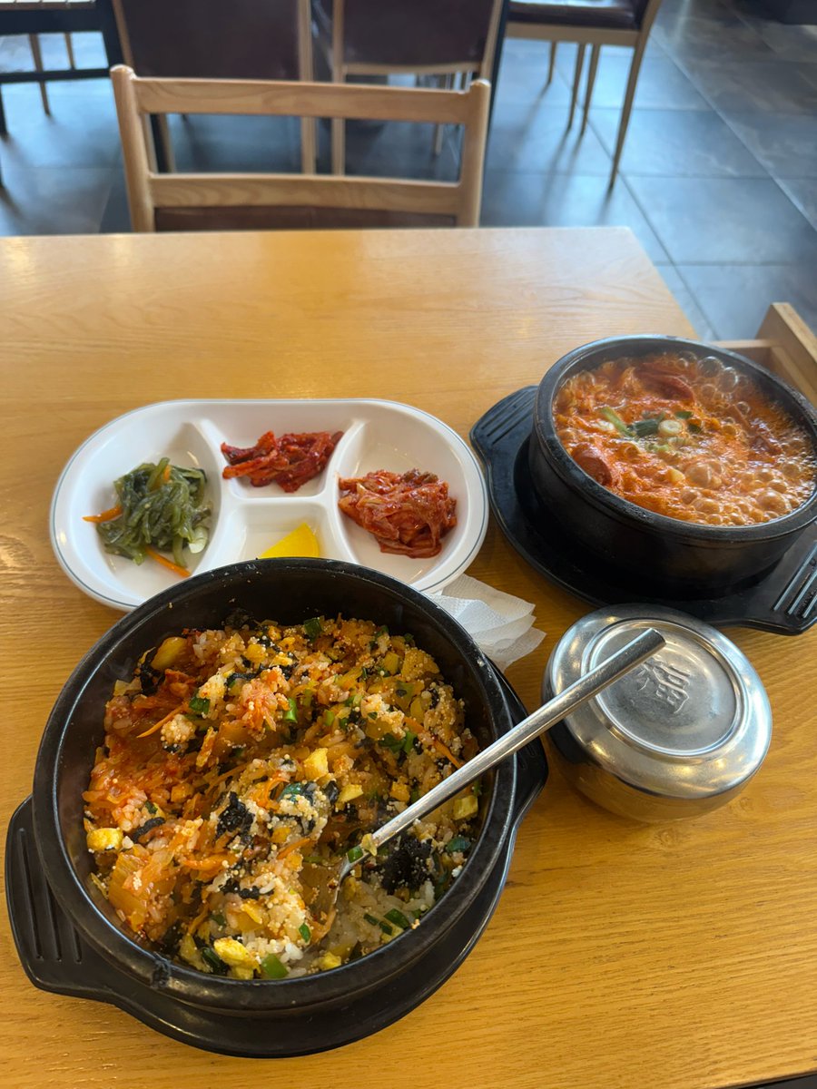 🦄💬

^^

whether it's a building or gift

I'm scratched out

~

my food is here

bye

~

- 4:38pm - 

my tummy is gonna explode

📸

a photo i took before I ate

i had it all

honestly i kinda forced it at the last part

it's also hot