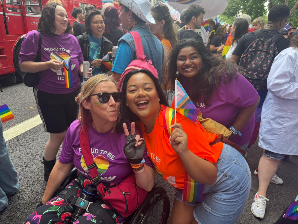 HCTNHS's tweet image. Rainbows, sparkles &amp;amp; solidarity! 🌈

Over 30 HCT staff joined the London Pride Parade to celebrate and support LGBTQ+ communities – complete with a 4m inflatable walking float!

Thanks to all staff who made it such a joyous day.

#Pride #HCTPride #NHSAtPride