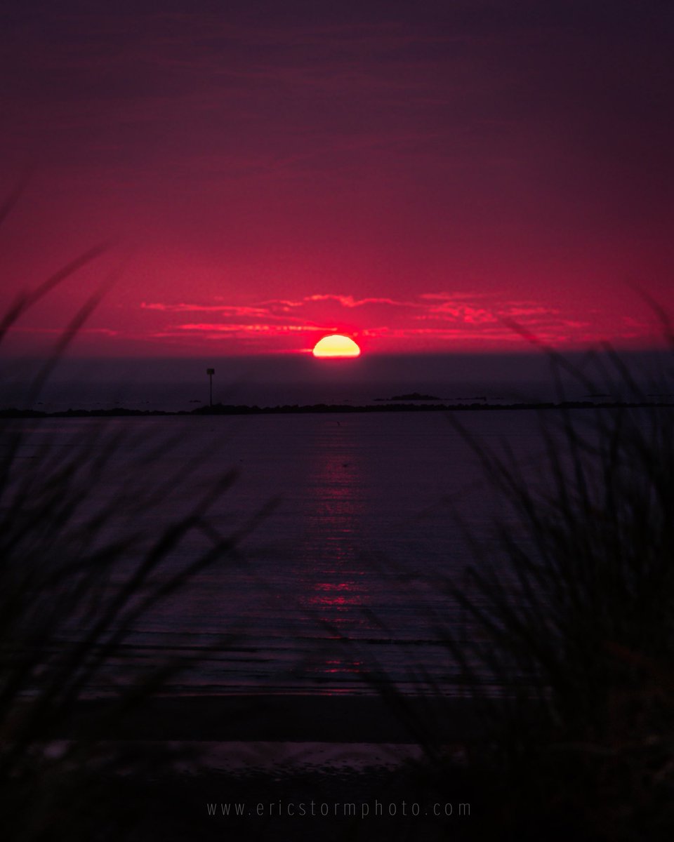 EricStormPhoto (@ericjstorm1) on Twitter photo Hills Beach in Biddeford providing a brief glimpse of the sun this morning 🌅
.
<a href="/StormHour/">#StormHour</a> <a href="/EmilyWGME/">Emily Santom</a> <a href="/RyanBretonWX/">Ryan Breton</a> <a href="/ChristianWGME/">Christian Bridges 🌩️</a> <a href="/CharlieWGME/">Charlie Lopresti</a> <a href="/colleenhurleywx/">C❄️lleen Hurley</a> Hills Beach in Biddeford providing a brief glimpse of the sun this morning 🌅
.
<a href="/StormHour/">#StormHour</a> <a href="/EmilyWGME/">Emily Santom</a> <a href="/RyanBretonWX/">Ryan Breton</a> <a href="/ChristianWGME/">Christian Bridges 🌩️</a> <a href="/CharlieWGME/">Charlie Lopresti</a> <a href="/colleenhurleywx/">C❄️lleen Hurley</a>