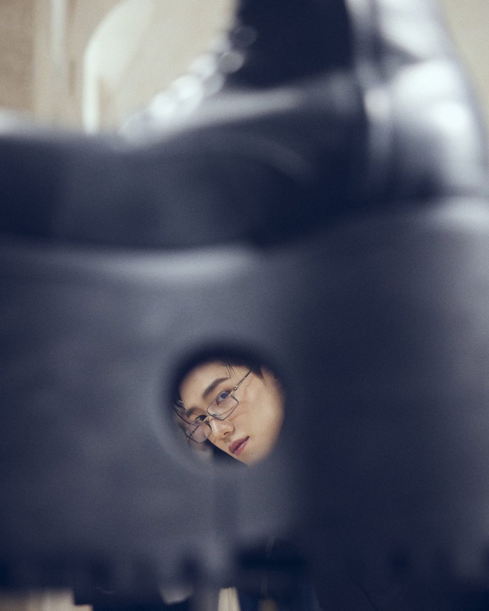 วิชวลมาก! โมเมนต์พีพี กฤษฏ์ เดินชมนิทรรศการ Balenciaga by Demna ซึ่งจัดขึ้นที่สำนักงานใหญ่ของ Kering ภายในอาคารประวัติศาสตร์ Laennec ใจกลางปารีส
#Nylonnews #PPKritTakesParis2025 #BalenciagaxPPKrit #Balenciaga #PPKritt