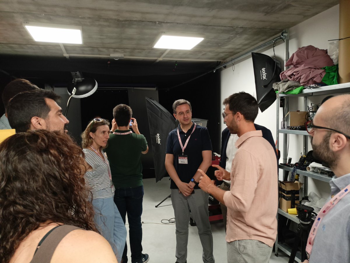 UCLM_internacional (@uclm_inter) on Twitter photo Hoy nuestro equipo de COLOURS de la <a href="/uclm_es/">Universidad de Castilla-La Mancha</a> ha visitado el CoSpace and Student Entrepreneurship Centre (SEC), situado en el Laboratorio Aperto Ferrara de <a href="/UniFerrara/">Università Ferrara</a> 🇮🇹
También se han llevado a cabo varias reuniones de gran interés para el desarrollo de la Alianza COLOURS Hoy nuestro equipo de COLOURS de la <a href="/uclm_es/">Universidad de Castilla-La Mancha</a> ha visitado el CoSpace and Student Entrepreneurship Centre (SEC), situado en el Laboratorio Aperto Ferrara de <a href="/UniFerrara/">Università Ferrara</a> 🇮🇹
También se han llevado a cabo varias reuniones de gran interés para el desarrollo de la Alianza COLOURS