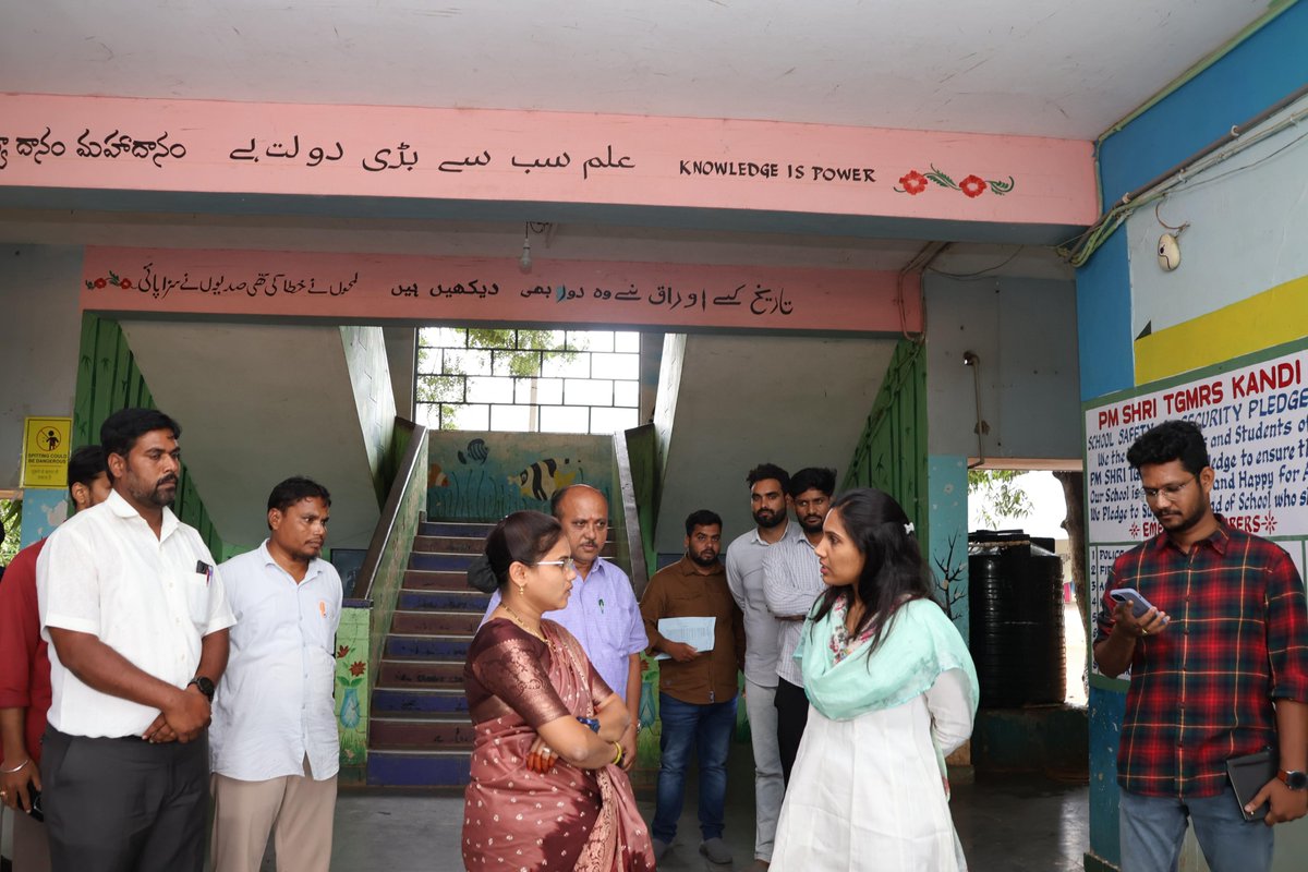 Collector Sangareddy (@collector_srd) on Twitter photo కంది మండల లోని మైనారిటీ గురుకుల రెసిడెన్షియల్ పాఠశాలను ఆకస్మికంగా తనికీ చేసి హాస్టల్ వసతులను, ఆహార నాణ్యతను మరియు బోధన విధానాన్ని జిల్లా కలెక్టర్ పరిశీలించారు. <a href="/TelanganaCMO/">Telangana CMO</a> <a href="/TelanganaCS/">Office of Chief Secretary, Telangana Govt.</a> <a href="/ipr/">IPR</a> కంది మండల లోని మైనారిటీ గురుకుల రెసిడెన్షియల్ పాఠశాలను ఆకస్మికంగా తనికీ చేసి హాస్టల్ వసతులను, ఆహార నాణ్యతను మరియు బోధన విధానాన్ని జిల్లా కలెక్టర్ పరిశీలించారు. <a href="/TelanganaCMO/">Telangana CMO</a> <a href="/TelanganaCS/">Office of Chief Secretary, Telangana Govt.</a> <a href="/ipr/">IPR</a>