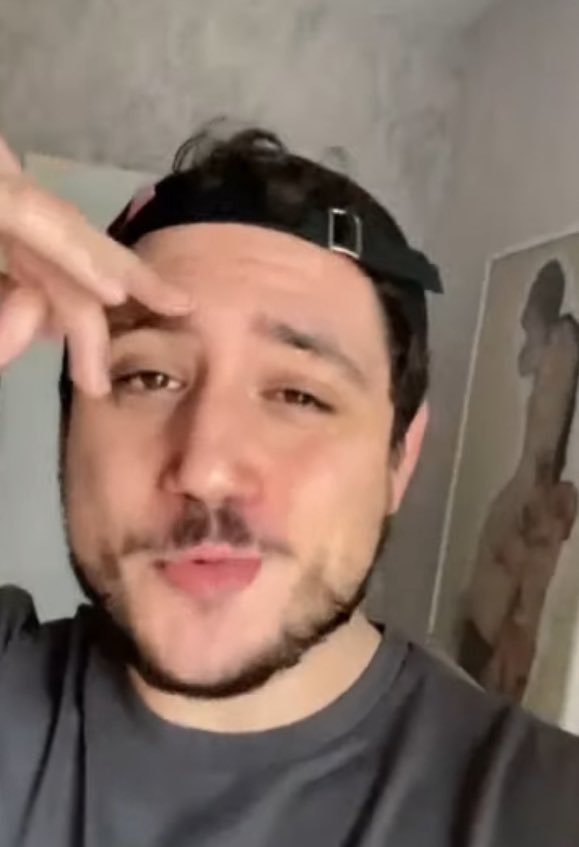 “Okay? Stop genocidio”