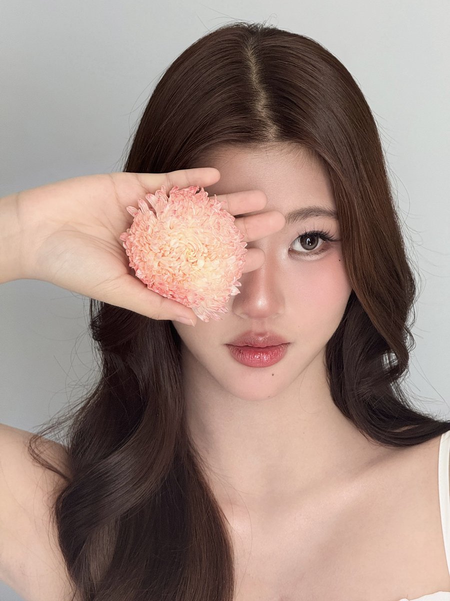 bowncp's tweet photo. 🌸🩶 https://t.co/woapuwsNqS
