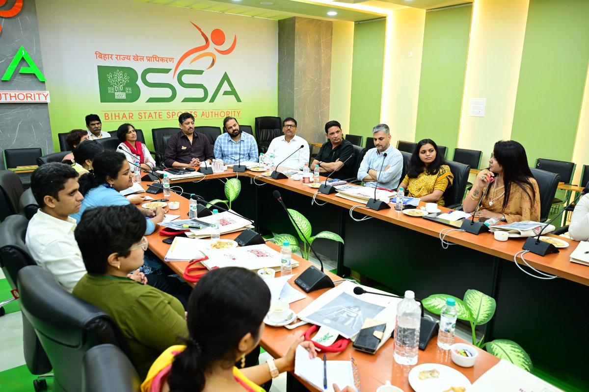 _SimplySport's tweet image. Simply Sport joined Bihar’s Draft Committee for India’s 1st Female Athlete Health Policy, sharing insights from 3 years of work on menstrual health, nutrition & wellbeing. Proud to help shape this milestone. #WomenInSport #AthleteWellness #SimplySport #BSSA #FemaleAthletes