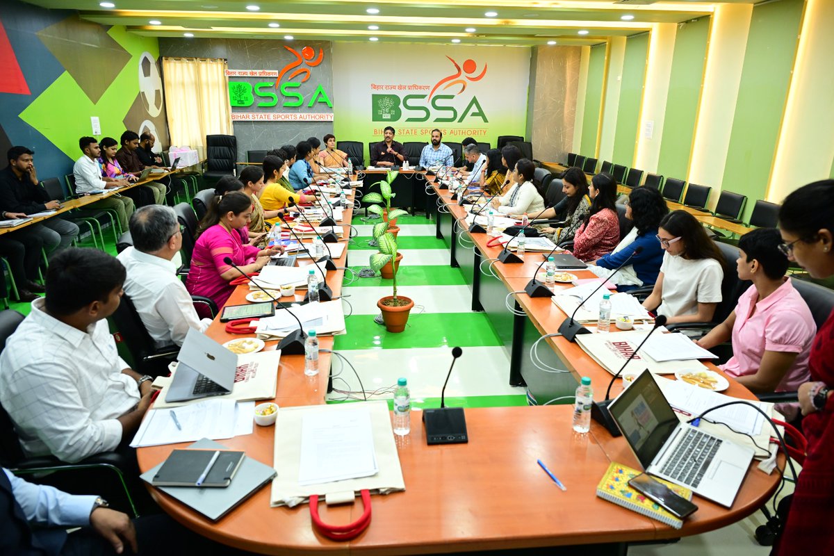 _SimplySport's tweet image. Simply Sport joined Bihar’s Draft Committee for India’s 1st Female Athlete Health Policy, sharing insights from 3 years of work on menstrual health, nutrition & wellbeing. Proud to help shape this milestone. #WomenInSport #AthleteWellness #SimplySport #BSSA #FemaleAthletes