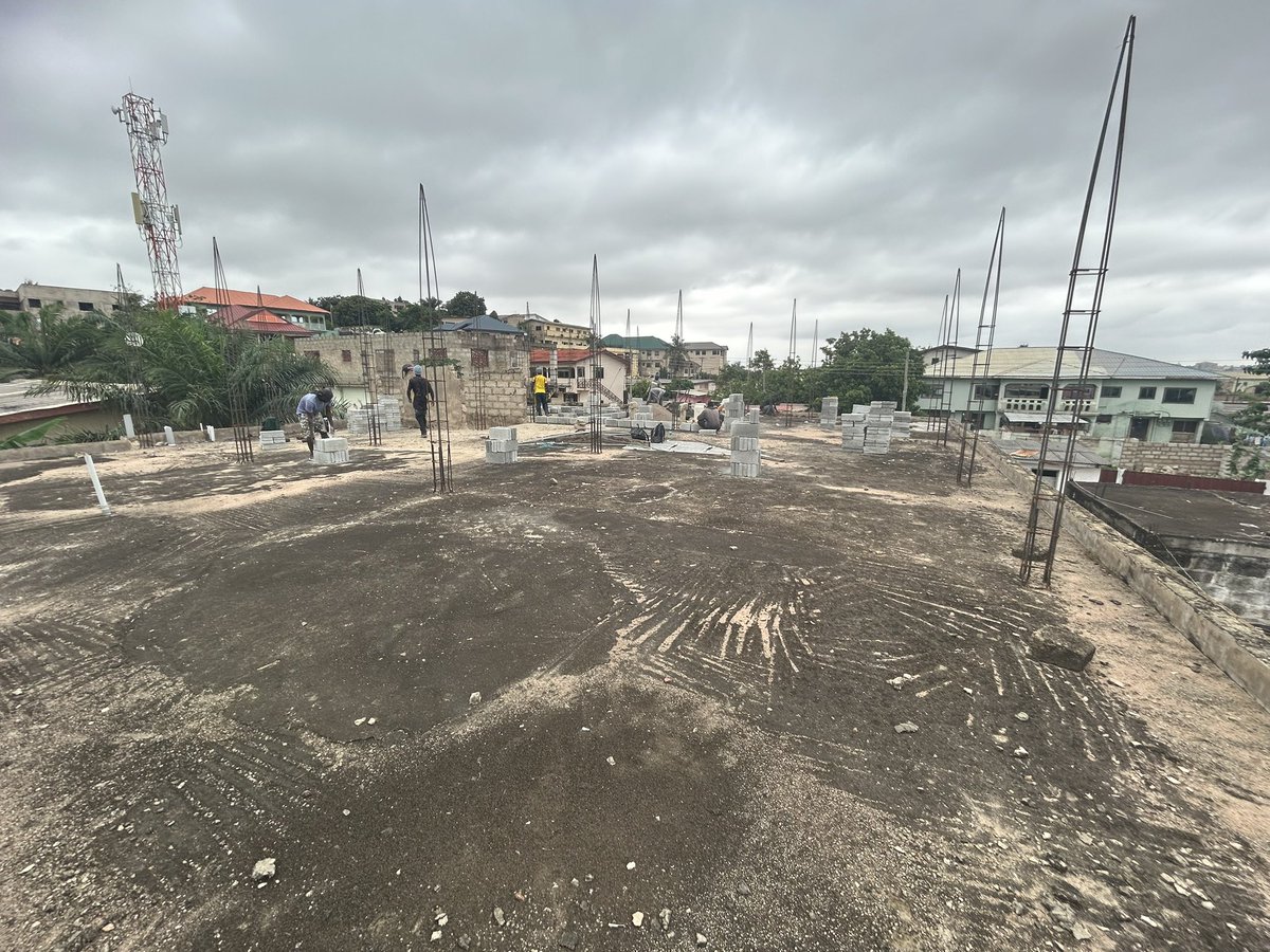 General_K88's tweet image. I dey do Block Setting Give my Cousin

Before

Will qoute with After

Top 2 Floors for Commercial Purposes

2 Bedroom Self contain
1 Bedroom Self Contain

4 Units each Floor