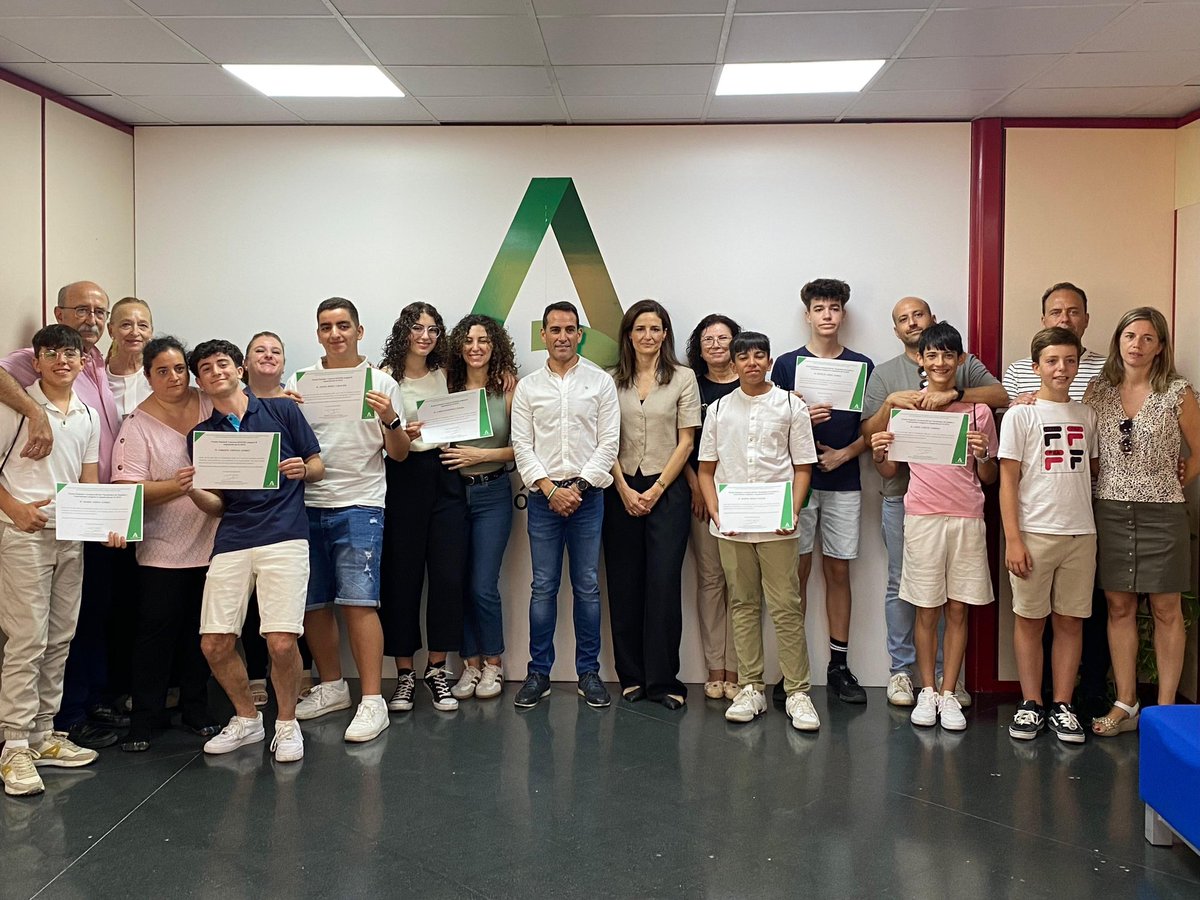 ✅Recibimos al alumnado del IES Santo Reino, galardonados en el XIV Certamen del Sur y Concurso Avatar de la Sociedad de Estadística e Investigación Operativa (SEIO).

👉🏻Compromiso con la excelencia educativa y promoción del espíritu científico y estadístico.