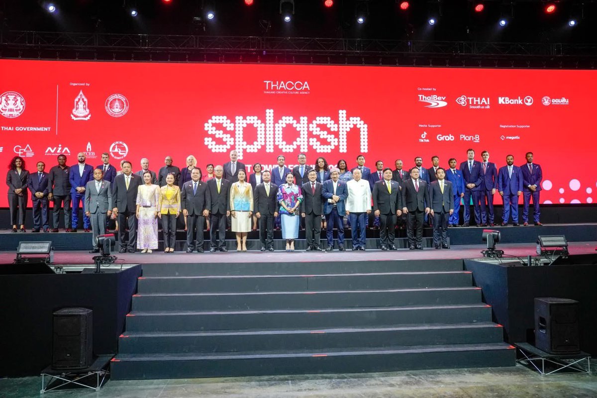 Soft Power ไม่ได้เป็นเพียงทางเลือก — แต่คือ “ทางรอด” ของเศรษฐกิจไทย เป็นความหวัง และเป็นโอกาสของคนไทยบนเวทีโลกค่ะ 

ขอเชิญชวนพี่น้องประชาชนทุกท่าน มาร่วมเปิดมุมมองใหม่ สร้างแรงบันดาลใจ และเชื่อมต่อพลังสร้างสรรค์ ในงาน SPLASH – Soft Power Forum 2025

วันที่ 8–11 กรกฎาคม 2568
ณ