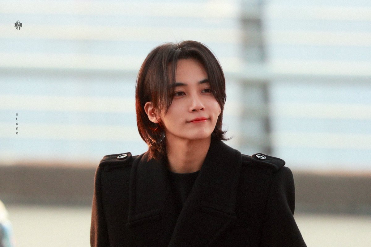 haniiistone's tweet photo. 230206 ICN

얼굴예술…
 #정한 #ジョンハン #JEONGHAN #세븐틴 https://t.co/YDQJlByMyP