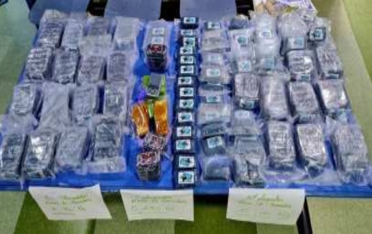 Belle initiative #AntiStups, hier à Pantin, des policiers qui ont contrôlé un individu effectuant des allers-retours vers un véhicule et qui était en possession de 88g de cannabis :

➡️ 1 interpellation
➡️ Lors de la fouille du véhicule : découverte de 19,9 kg de cannabis