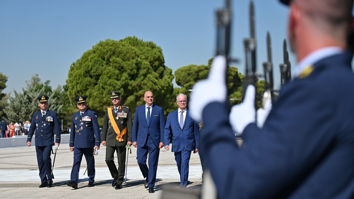 NikosDendias's tweet photo. Στη Σχολή Ικάρων και στην ορκωμοσία των νέων Ανθυποσμηναγών της Πολεμικής Αεροπορίας @HAFspokesperson, στους οποίους επέδωσε τα ξίφη ο Πρόεδρος της Δημοκρατίας Κωνσταντίνος Τασούλας. Τους ευχόμαστε καλή σταδιοδρομία και να υπηρετούν με υπερηφάνεια την Πατρίδα.

#ΠολεμικήΑεροπορία #haf