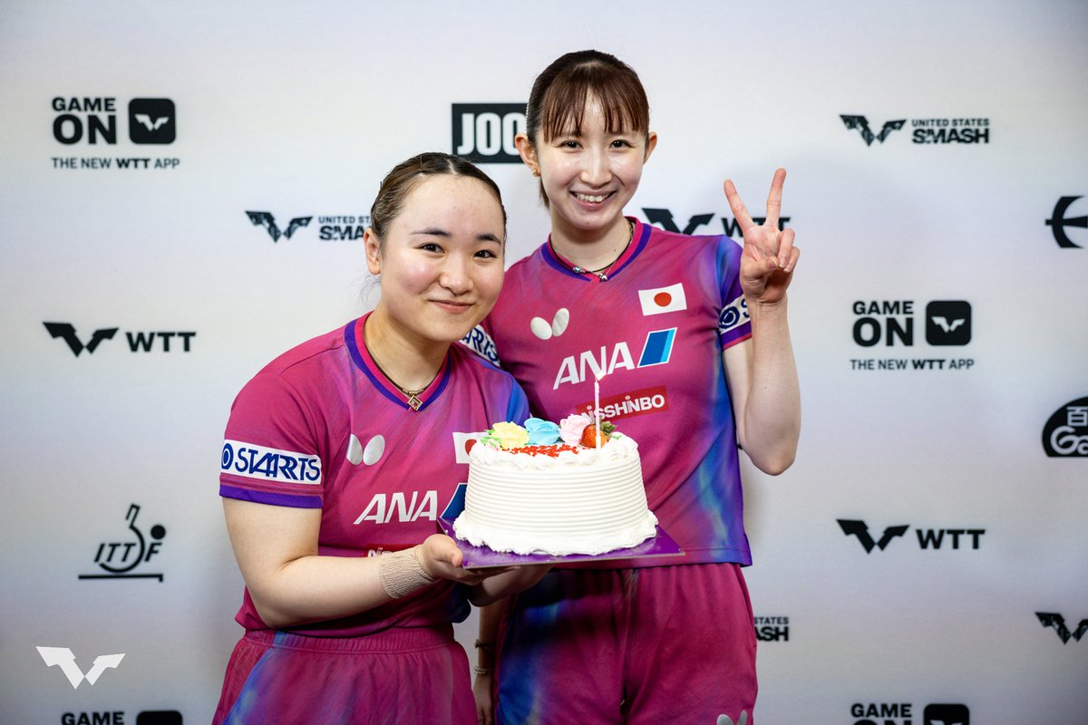 tvtokyo_tt's tweet photo. 2年ぶり復活の"みまひな"ペア✨✨
#伊藤美誠 が25歳の誕生日を迎えた #早田ひな をお祝い🫶🎂🎉

#USスマッシュ 2025🇺🇸
試合結果・トーナメント表👉https://t.co/k7Bvh92Hsp

#卓球 #テレ東 PHOTO:WTT https://t.co/BbWVM8HmhN