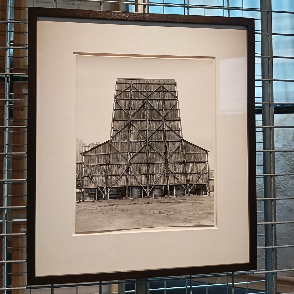 🕰️Tic, toc…
📸Este fin de semana última oportunidad para disfrutar de la exposición colectiva 'Después de todo. Fotografía en la Colección Helga de Alvear'.
🗓️Hasta el 27 de julio en #SerreríaBelga
 🎟️Entrada gratuita
@photoespana_ @museohelgadealvear