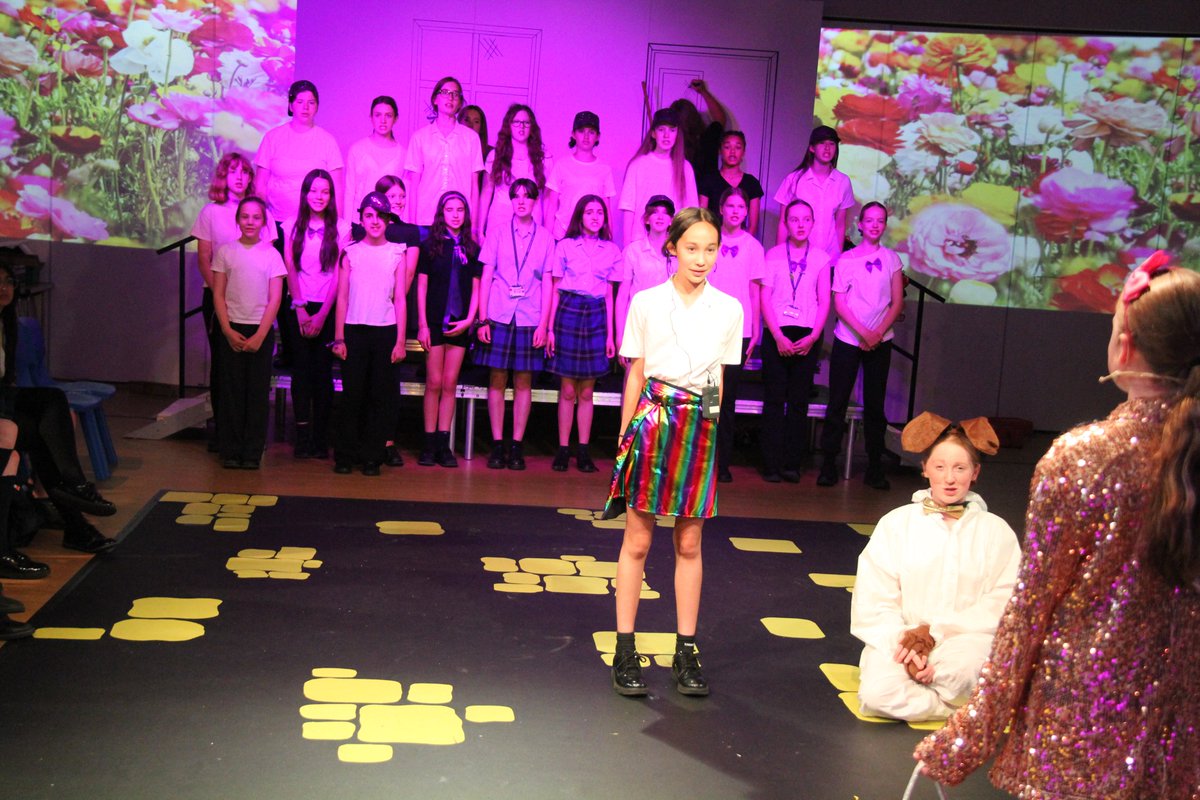 We are looking forward to seeing all those who can make it to our performance tonight or tomorrow #Wizardofoz