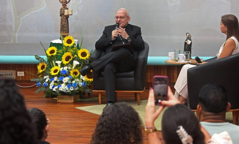 El Nuncio visitó la UCAB reportecatolicolaico.com/2025/07/08/659…