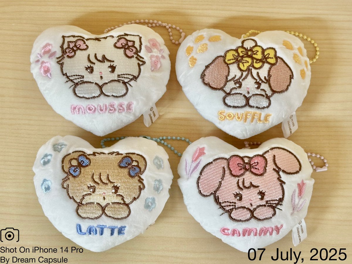 🌟新入荷ガチャ商品プレゼントCP🌟

刺繍がキュート🪡ふわふわのマスコットが登場！
「mikko characters クッションマスコット」

フォロー&amp;RP(RT)していただいた方の中から抽選で2名様に全4種セットをプレゼント🎁
ドリカプへの入荷日とキャンペーン詳細は↓

#ドリームカプセル #ガチャ専門店