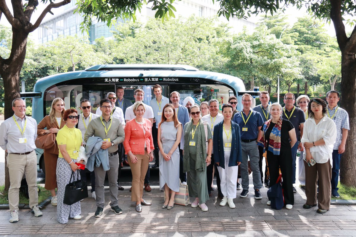 WeRide_ai's tweet image. 🇩🇪 We recently hosted a German delegation led by Dr. Nicole Hoffmeister-Kraut, Minister of Economic Affairs, Labour and Tourism of the State of Baden-Württemberg, and senior leaders from companies exploring AV tech. We shared our AV growth plans in Germany, and our guests got to…