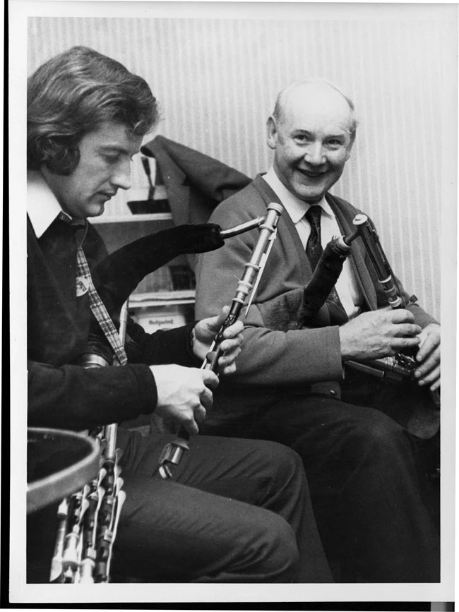 Píobairí: Liam O'Flynn agus Willie Clancy
duchas.ie/ga/cbeg/47287