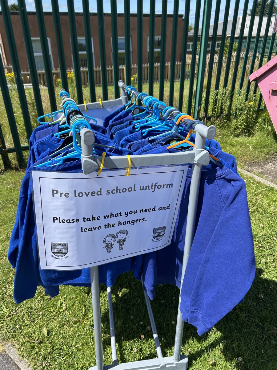 Please take what you need put leave the hangers. Thank you