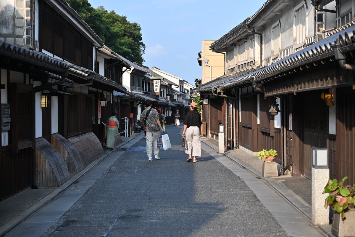 kodera16's tweet image. #倉敷美観地区
今日の美観地区お写ん歩、白鳥一家の雛も大きく育っています。