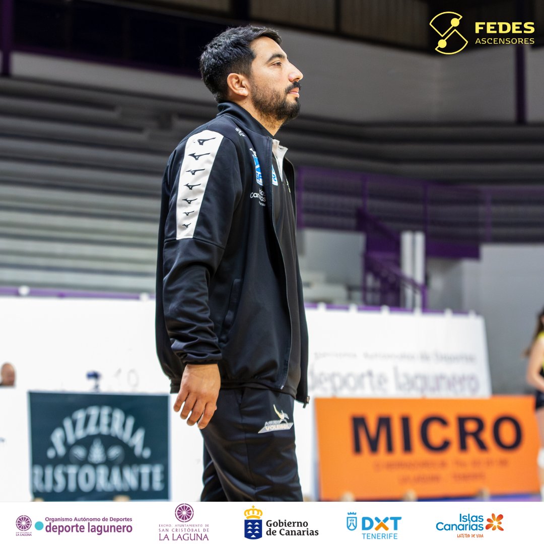 🫴 Seguiremos viendo los gestos e indicaciones de 𝐑𝐞𝐧𝐳𝐨 𝐒𝐚́𝐧𝐜𝐡𝐞𝐳 en la banda del Ríos Tejera 👀

📸 Aquí las 𝑴𝑬𝑱𝑶𝑹𝑬𝑺 𝑰𝑴𝑨́𝑮𝑬𝑵𝑬𝑺 del técnico 🇦🇷 la pasada temporada

#CVAguere #FedesAscensores #SF2 #DeporteLagunero <a href="/Deportes_LL/">Deportes La Laguna</a>