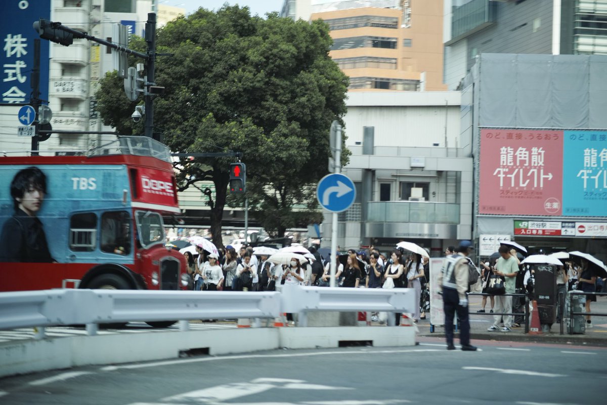designpiko's tweet photo. 代官山蔦屋書店→レモン社@渋谷→娘氏習い事送り→小1時間撮影タイム→迎え
…落ち着いたら本日の思い出に浸ろう📷
あと約1週間のphoto-zine展ですが、写真繋がりで遊びに来て頂ける方々の気持ちが嬉しすぎるご褒美週間であります😊
#dp3 https://t.co/OOmQl23BMu
