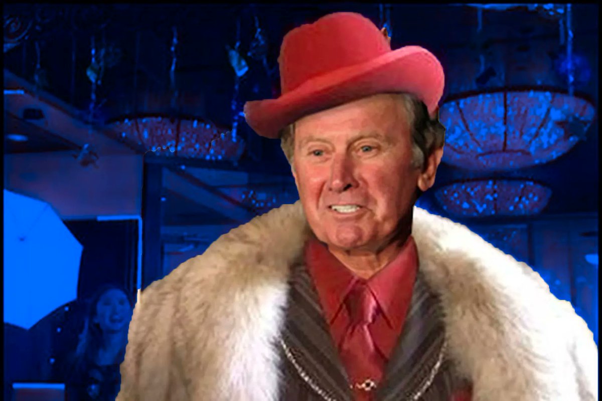After mocking the Arch Manning hype, Steve Spurrier has come for Kentucky football.

Reporter: “Kentucky fans are pointing out that their coach doesn’t play golf."

Steve Spurrier: “Kentucky? They don’t have a lot of wins to brag about right now.”

Hatin' Ass Spurrier is in his