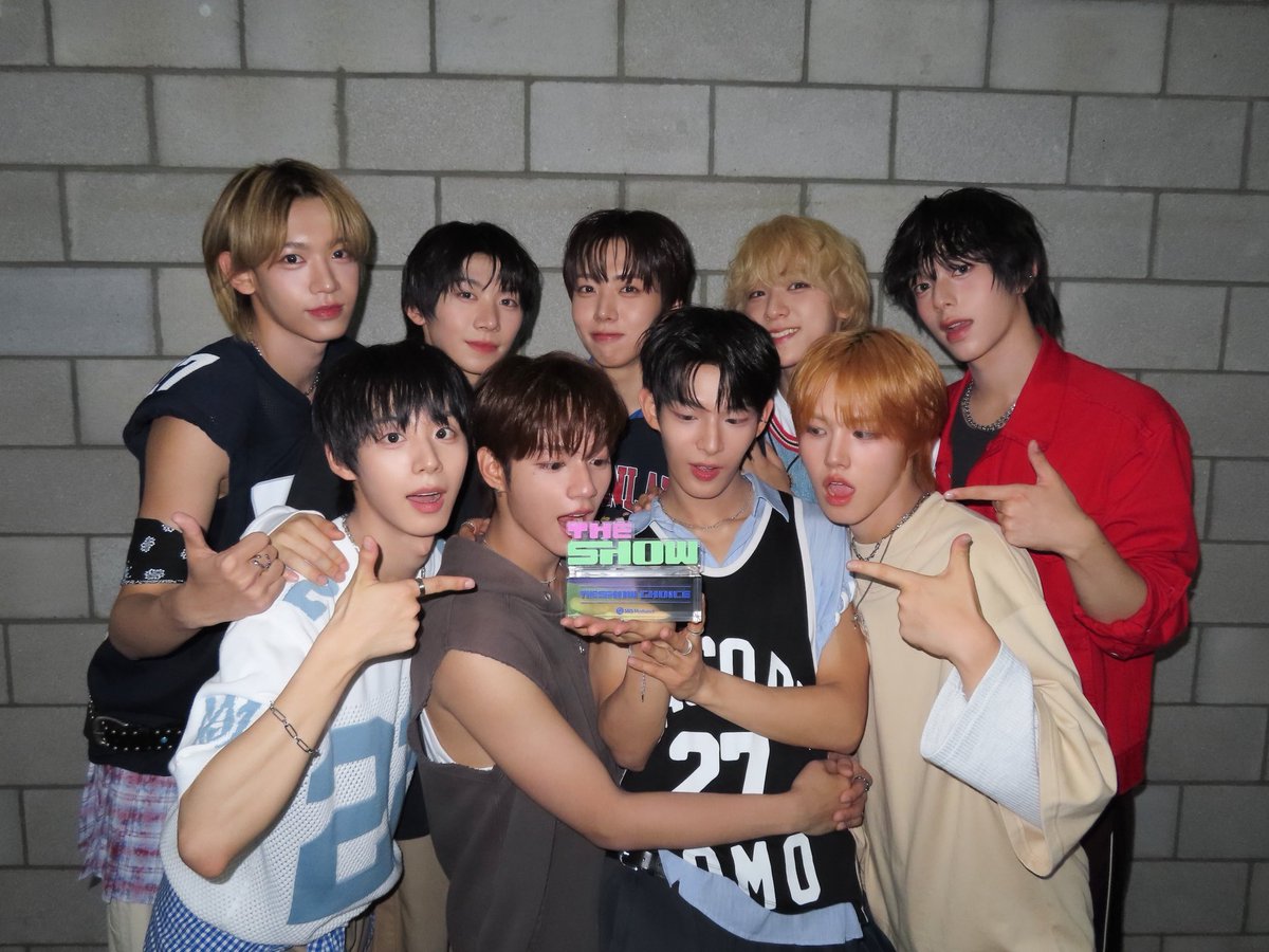[📸] #더쇼 #250708

첫 1위, 감사합니다 ✨

#AHOF #아홉
#WHOWEARE