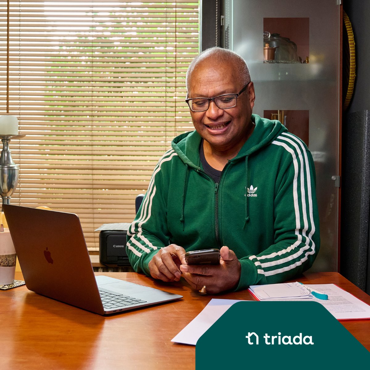 📱💬 𝐇𝐞𝐛 𝐣𝐞 𝐞𝐞𝐧 𝐯𝐫𝐚𝐚𝐠? 𝐀𝐩𝐩 𝐨𝐧𝐬 𝐠𝐞𝐰𝐨𝐨𝐧!
Wist je dat je tijdens onze openingstijden kunt WhatsAppen met een van onze medewerkers van het Klantcontactpunt? We reageren meestal al binnen een uur. 
#onlinedienstverlening #whatsapp