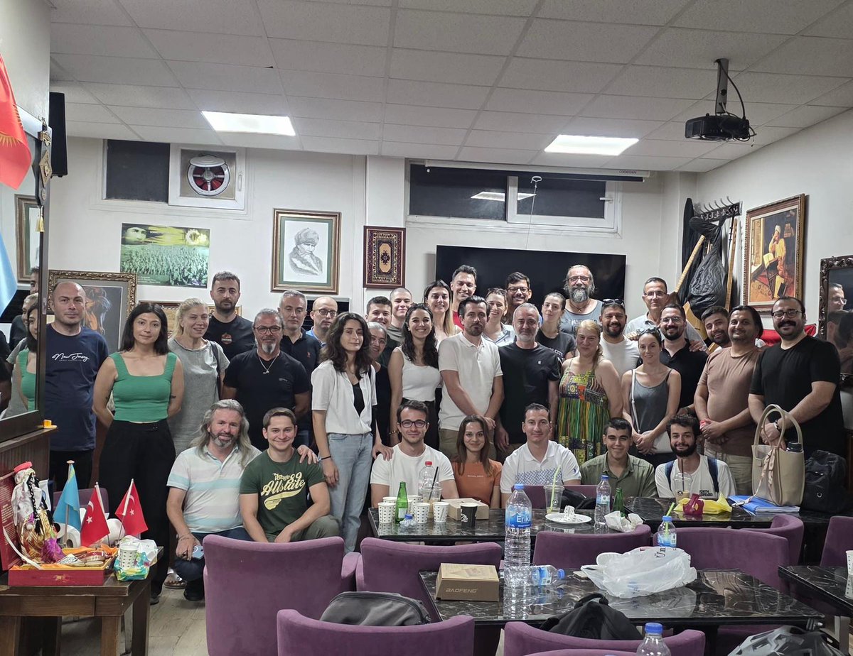 👥Ziyaret

Anda İzmir ailesi olarak çok kıymetli misafirlerimizi ağırladık. 

📌ANDA Eğitim Araştırma Yardımlaşma ve Arama Kurtarma Derneği Başkanımız Sn. Okan Tosun ve Arama Kurtarma Genel Koordinatörümüz Sn. Murat Çalışkan ANDA Derneği 📍#İzmir İl Temsilciliğine ziyarette