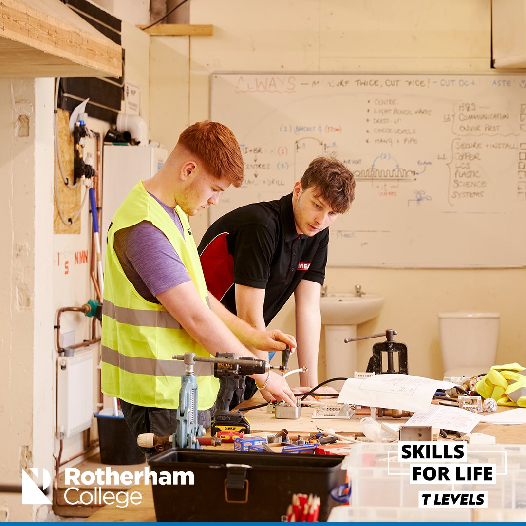 Level up your future with a T Level — a two-year qualification equivalent to 3 A‑levels. ↗️ 

Get 80% classroom learning and 20% real-world industry experience.

Practice your passion. Prepare for your career.

rotherham.ac.uk/why-study-a-t-…

#Education #TLevels #Placement #College
