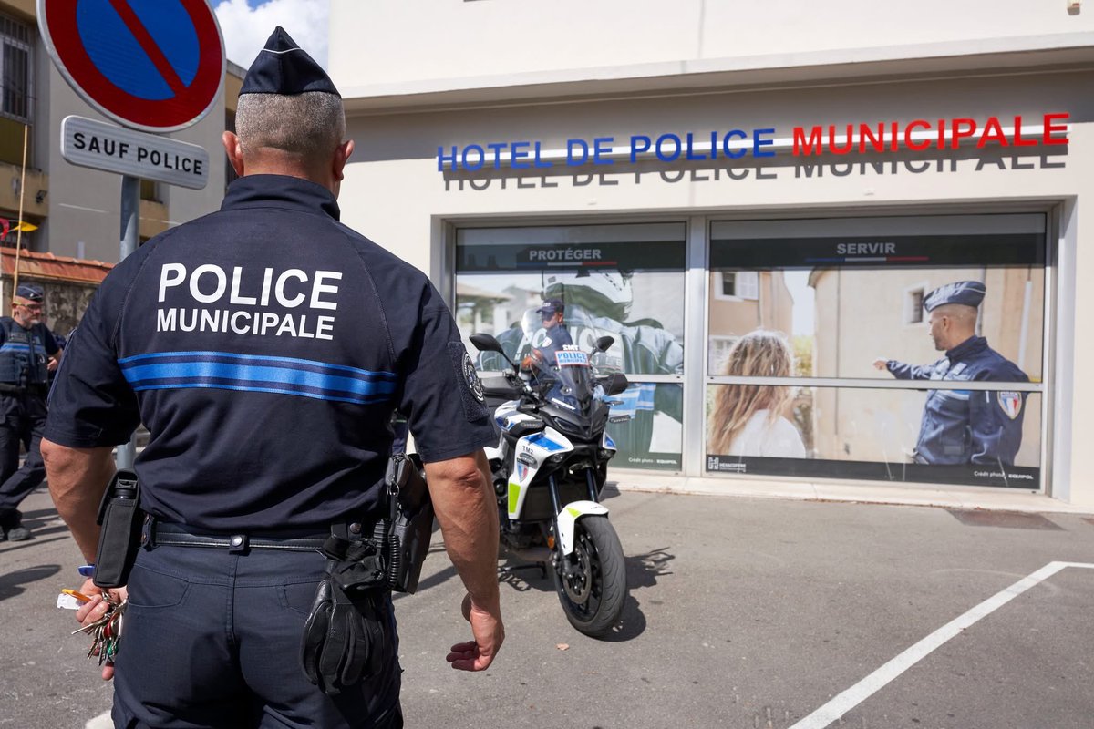 GerardGazay's tweet photo. Je soutiens ma Police Municipale ! À l’échelle nationale, l’ultra gauche souhaite la suppression de l’armement et des caméras de vidéo surveillance. 
À Aubagne, la gauche vote CONTRE les caméras de vidéo surveillance.  Nous ne voulons pas de cette gauche ! https://t.co/wzYJMaplTJ