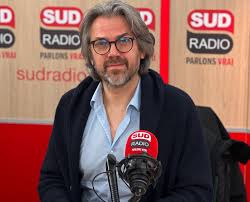 LouFrance75's tweet image. 🚨 ALERTE INFO AYMERIC CARON🚨

L’Observatoire  Juif de France saisit la Justice à la suite des propos tenus par  Monsieur Aymeric Caron, lors de l’émission de Jean-Jacques Bourdin  diffusée le 26 mai 2025 sur Sud Radio.

Pendant des années ils insultaient et ensuite trainaient…