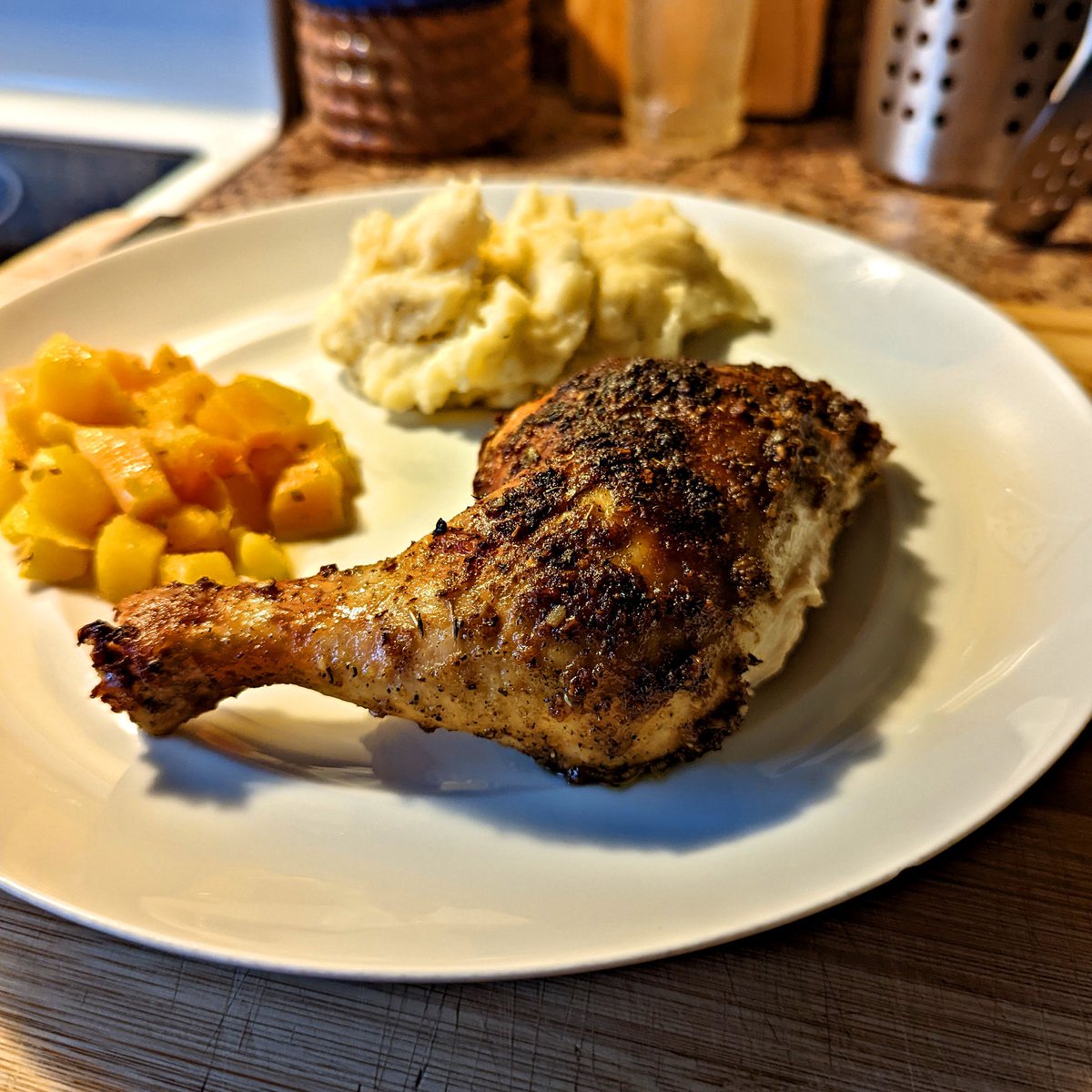 EvelynChartres's tweet image. Country Roasted Chicken

An easy to make oven #Roasted #Spatchcocked #Chicken #Recipe. Adds #Onion soup mix, #Garlic powder, #Savoury, and #Honey for a sweet-onion flavour. Can be #Baked in the oven or right on the #Grill. #Recipes #MainDish 
bit.ly/41MnBYG 

INGREDIENTS