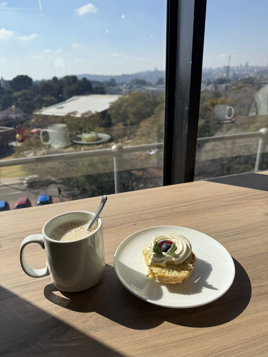 Day 1 of Class 🤓

I enjoy being a student a little too much 😂

[The rate at which I enrol for short courses, certifications, workshops and degrees needs to be studied at PhD level. I ENJOY being a student 🙈]