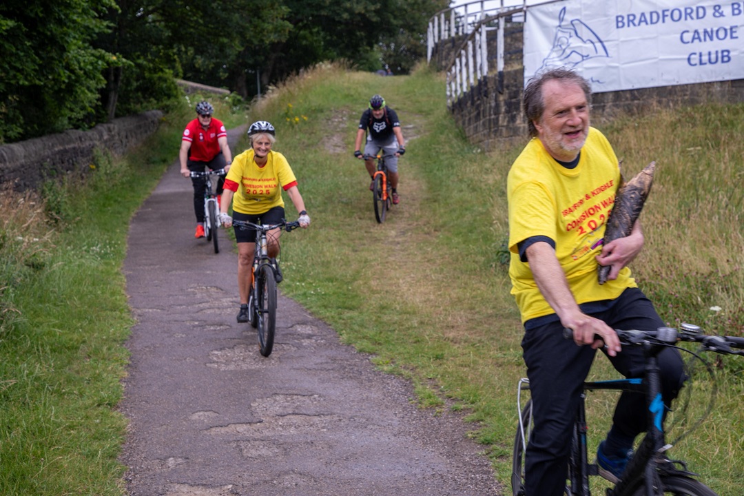 bradfordmdc's tweet image. The 30-ward walk passes through Shipley this week. After a weekend trip on the River Aire from Bingley to Saltaire, Wilsden & Cullingworth yesterday & today Menston and Burley in Wharfedale the baton goes to Windhill & Shipley tomorrow. More details - orlo.uk/BKE21