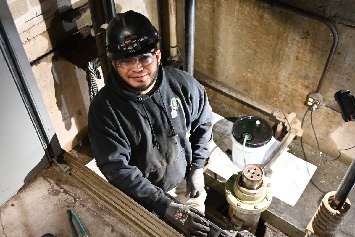 IUEC_Official's tweet image. 🚧 Hard at work with Local 7 — skilled, safe, and building the future.

#IUEC #Local7 #UnionStrong #ElevatorConstructors